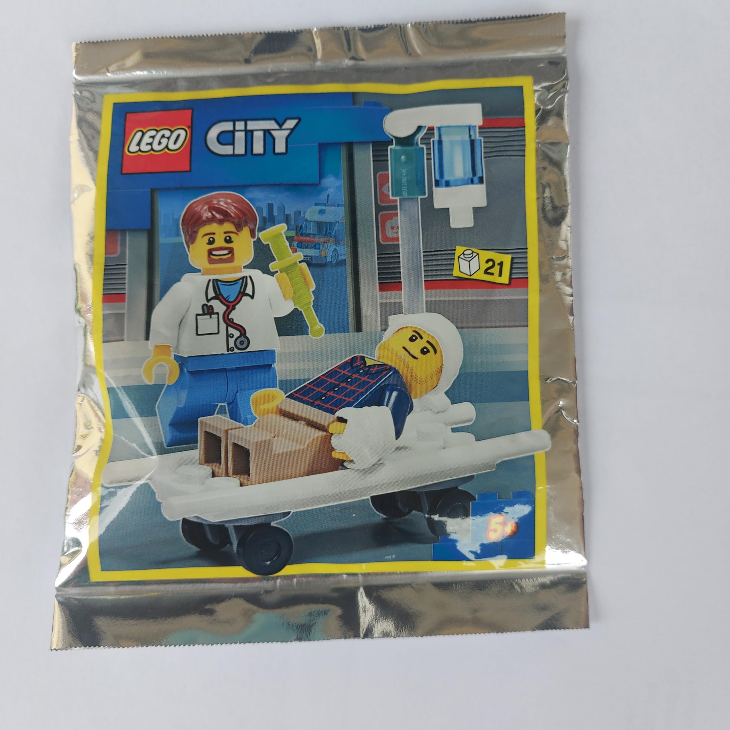 ZYZYZK LEGO City Doctor & Patient Minifigure Set (13 pieces, 2015, Promotional Foil Set, 3+)