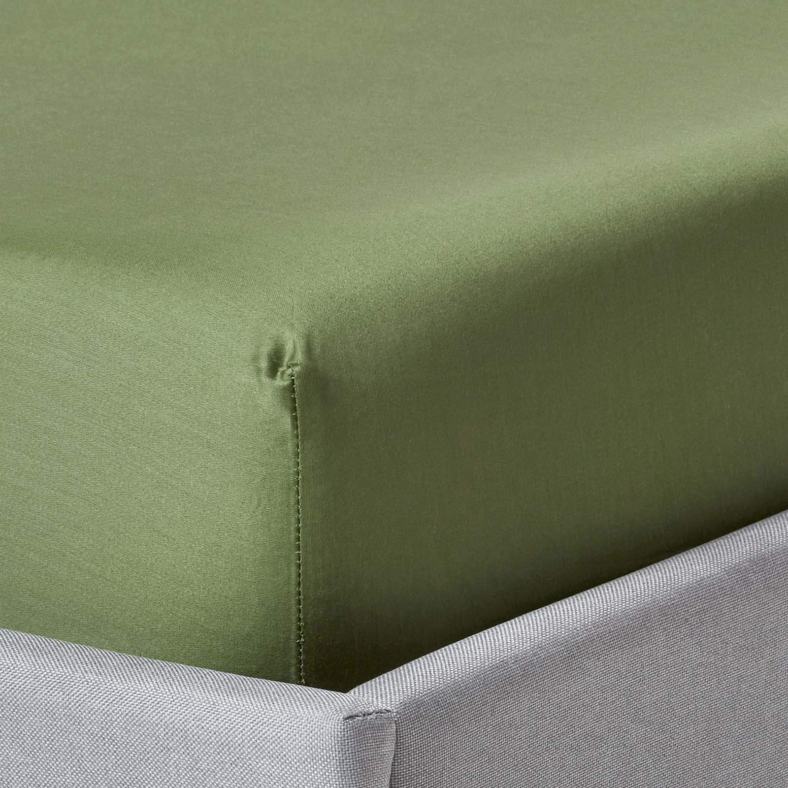 HOMESCAPES Organic Cotton Extra Deep Fitted Sheet (18”) 400TC 600 Thread Count Equivalent Bed Sheet with Fully Elasticated Skirt (King (152 x 198 cm), Moss Green)