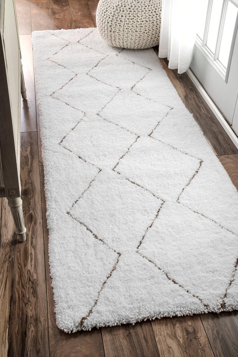 nuLOOM Corinth Hand Tufted Shag Runner Rug, 2' 6" x 8', Natural