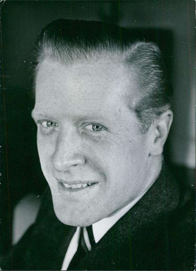 Vintage photo of Portrait of Sir Geoffrey JohnsonSmith. Entertainment Collectibles