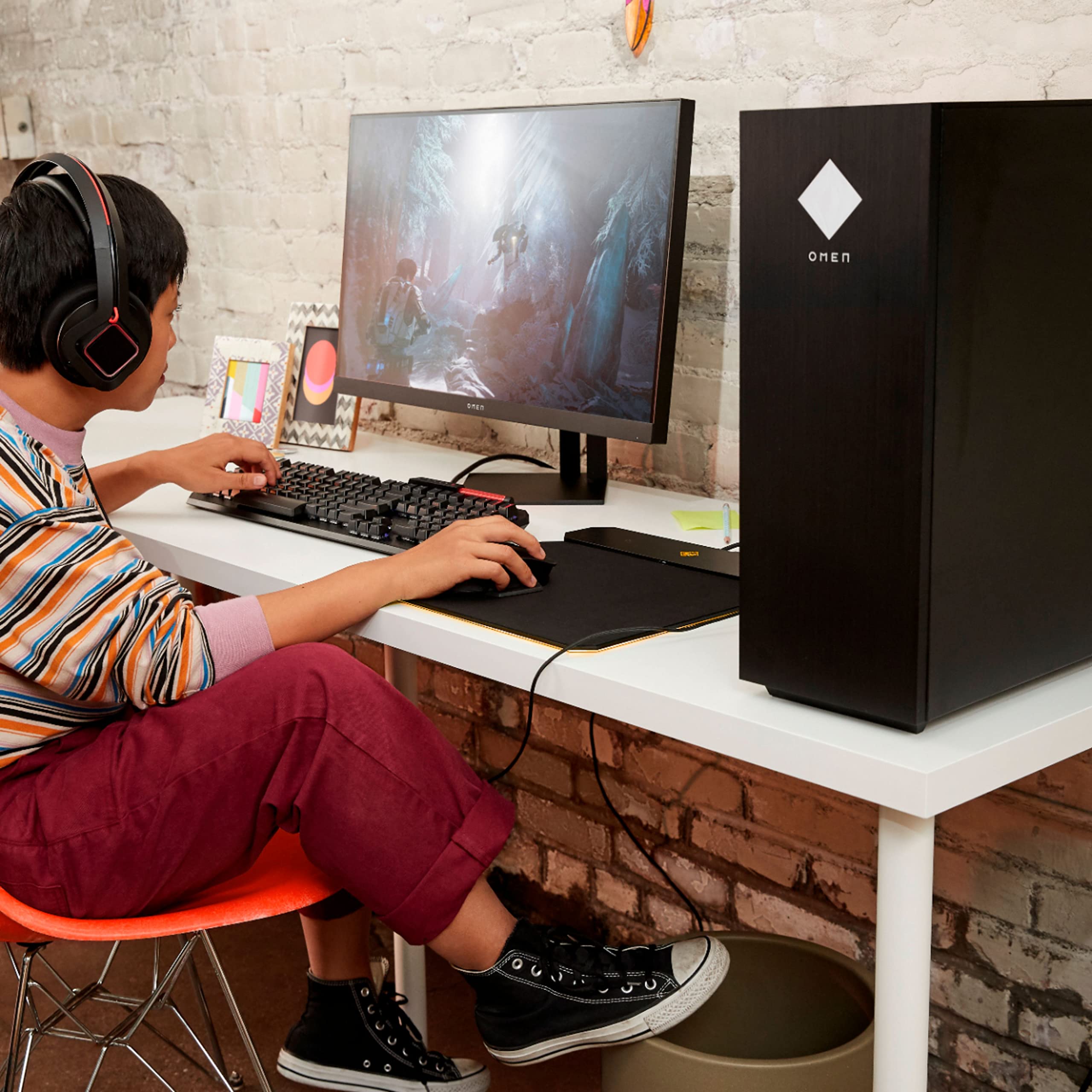 25L Gaming Desktop PC, NVIDIA GeForce GTX 1660 Ti, 10th Generation Intel Core i7-10700F Processor, HyperX 16 GB RAM, 512 GB SSD, Windows 10 Home (GT12-0040, 2020)