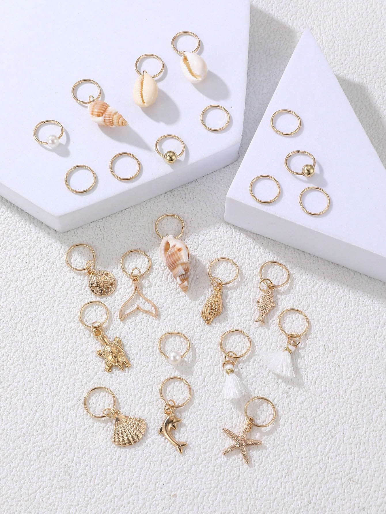 Photo 1 of 24PCS Seashell Conch Starfish Loc Hair Charms Gold Hair Charms for Braids Summer Beach Style Braided Hair Ornaments Starfish Braids Clips Seashell Braids Accessories for Women Halloween Decor,Style1