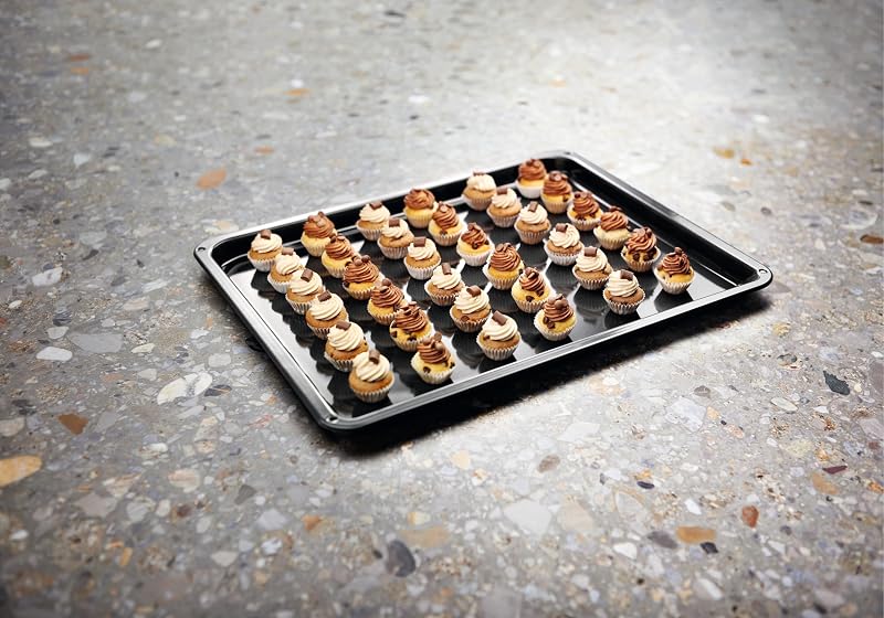 Forno de convecção elétrico electrolux eoh3h54x, multifuncional, churrasqueira integrada, série 300, 7 funções, cozimento multinível, limpeza aquaclean, capacidade de 72 l, aço inoxidável anti-impressões digitais, classe a +