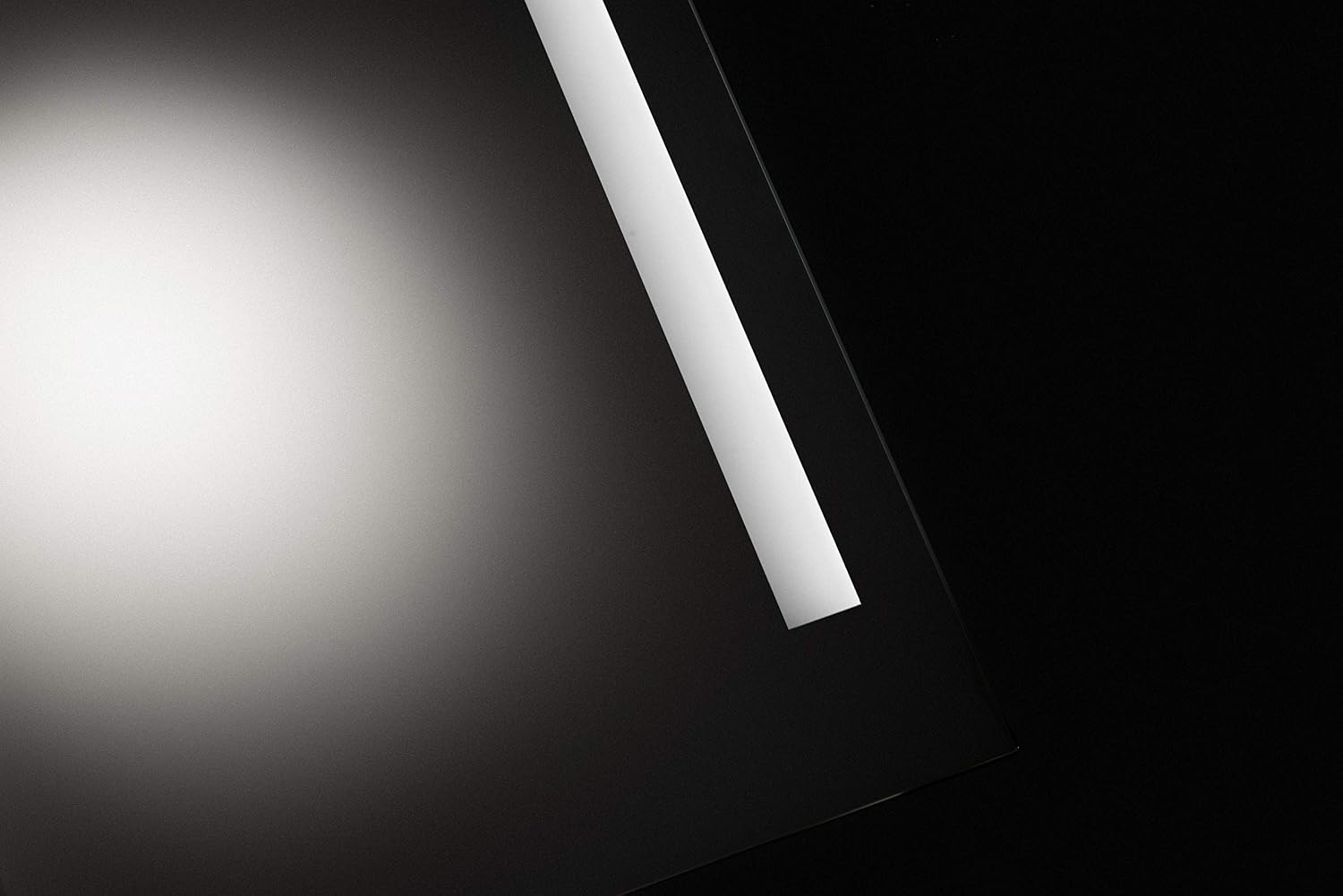 Croydex Horton Bathroom Mirror with Lights, Easy to Install Bathroom LED mirror Battery Operated with All Fittings Included - Image 3
