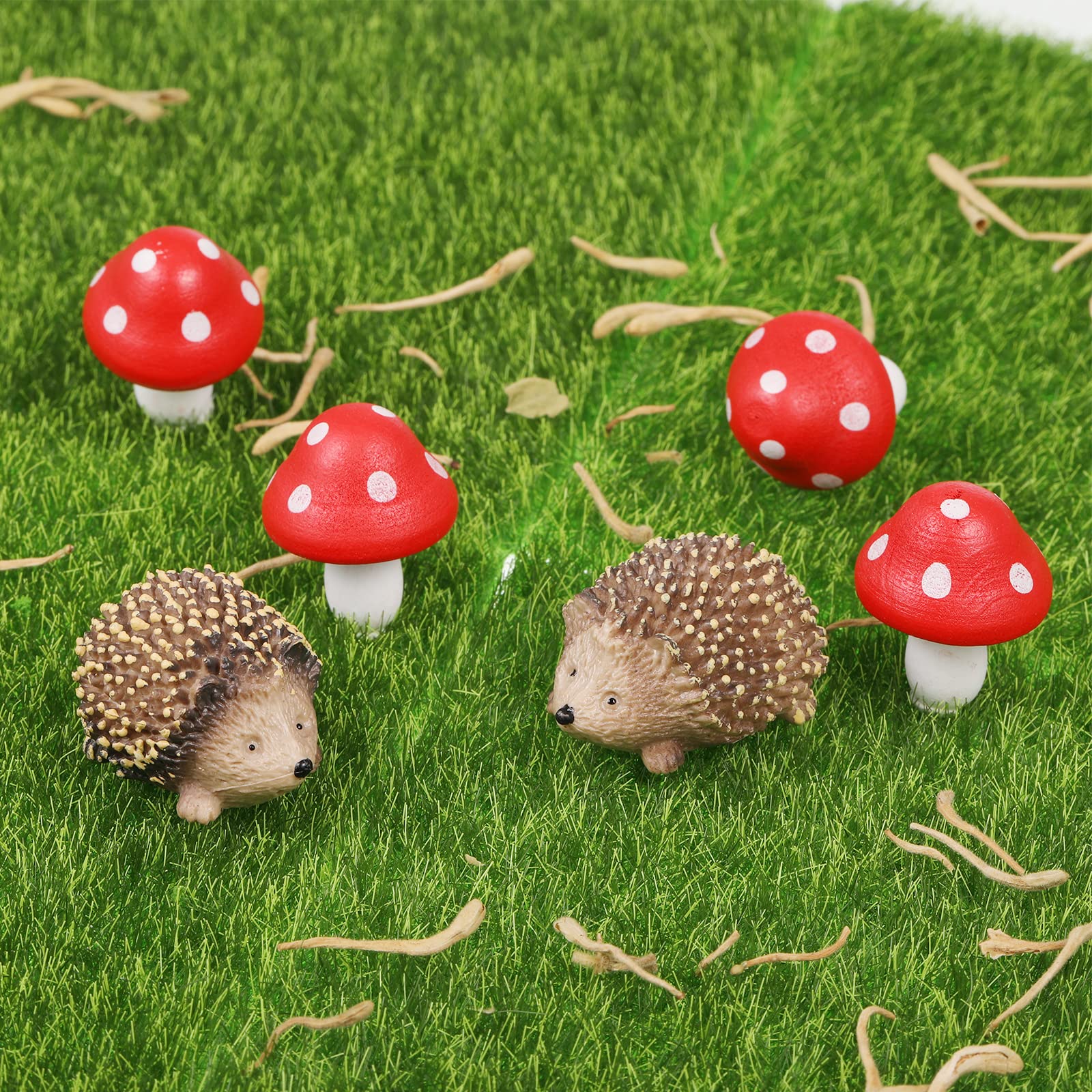 letcdfer Garden Ornaments Outdoor, 6 Pack Fairy Garden Accessories, Resin Hedgehogs and Wood Mushroom Miniature Figurines, Decorations For Any Garden