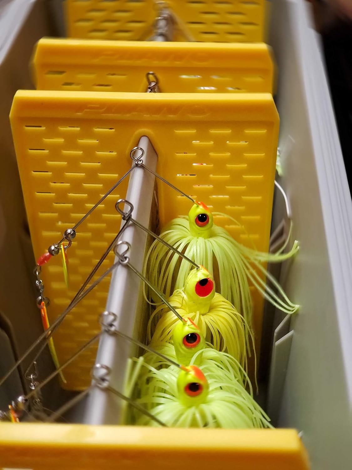 Plano Edge Master Spinnerbait Tackle Storage | Premium Tackle Organization with Rust Prevention, Clear/Yellow: Sports & Outdoors