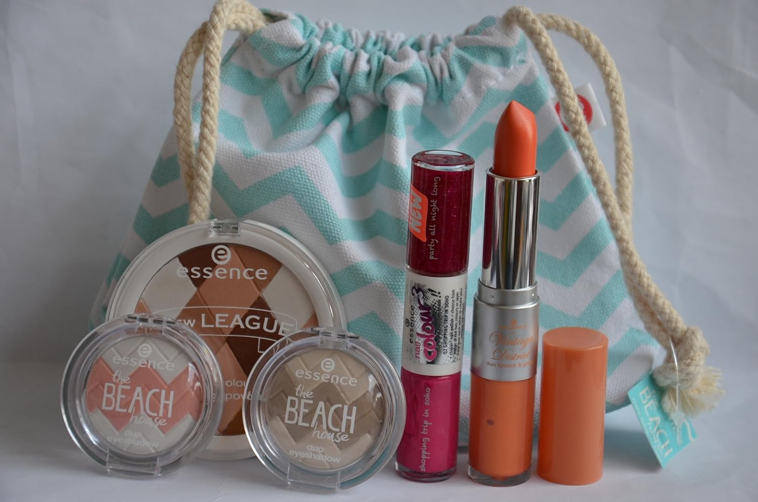 Essence Make-Up-Set 6tlg. Inhalt: Essence Vintage District Duo Lipstick ...