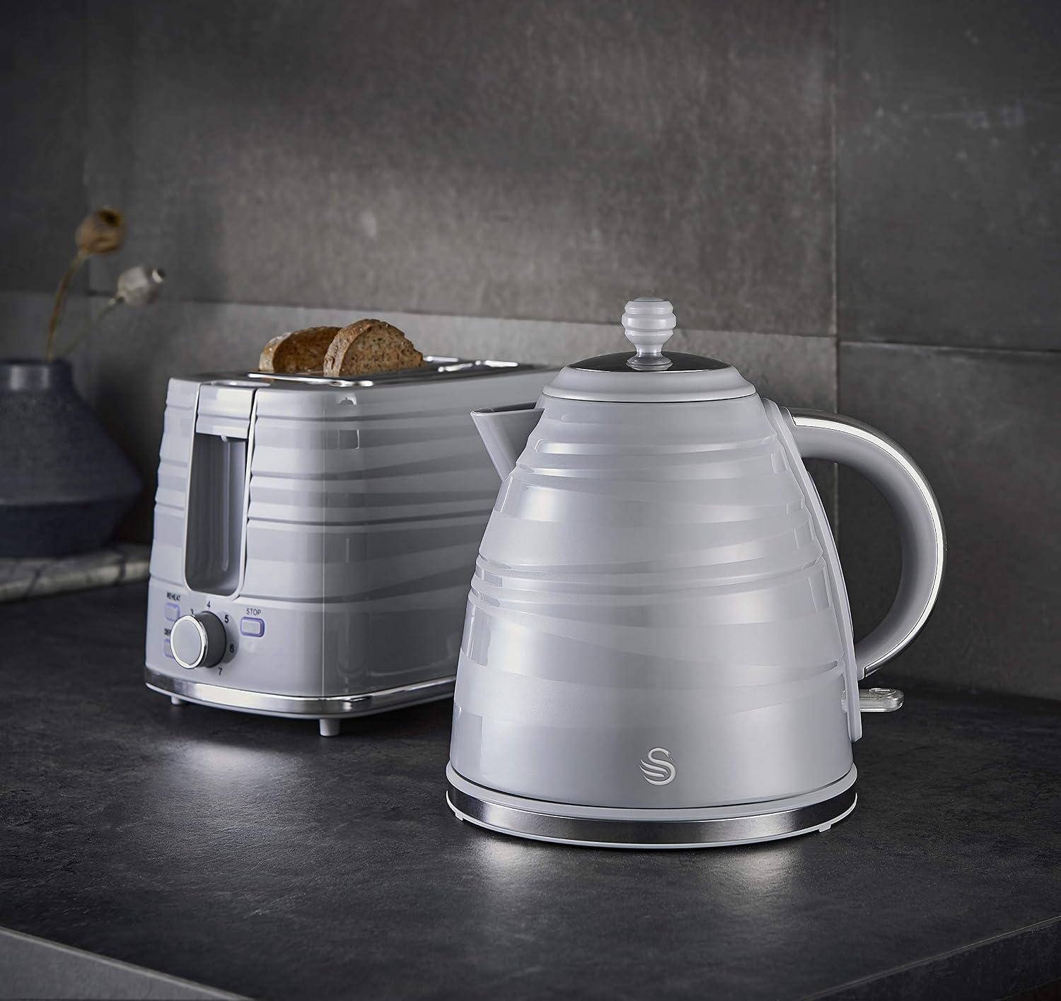 Swan, SK31050GRN, Symphony 1.7 Litre Jug Kettle with 360 Degree Rotational Base, 3000 Watts, Grey, 1.7 Litres - Image 3