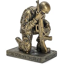 Escultura Tanque Militar De Metal Con Ruedas - Decoración Única Hecha A Mano