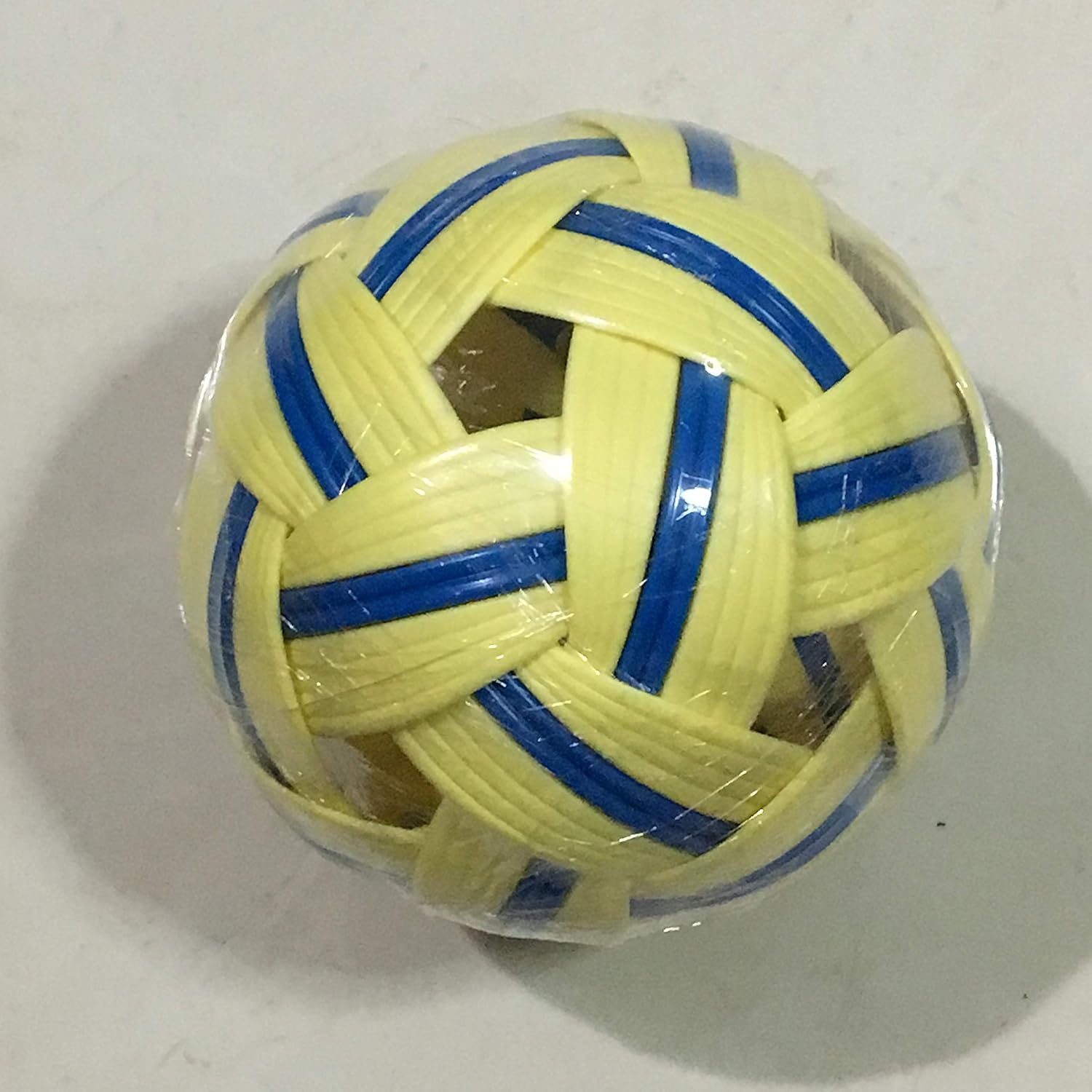Amazon セパタクローボール 黄 青 Sepak Takraw Ball レジャー用 Lotus フットサルボール