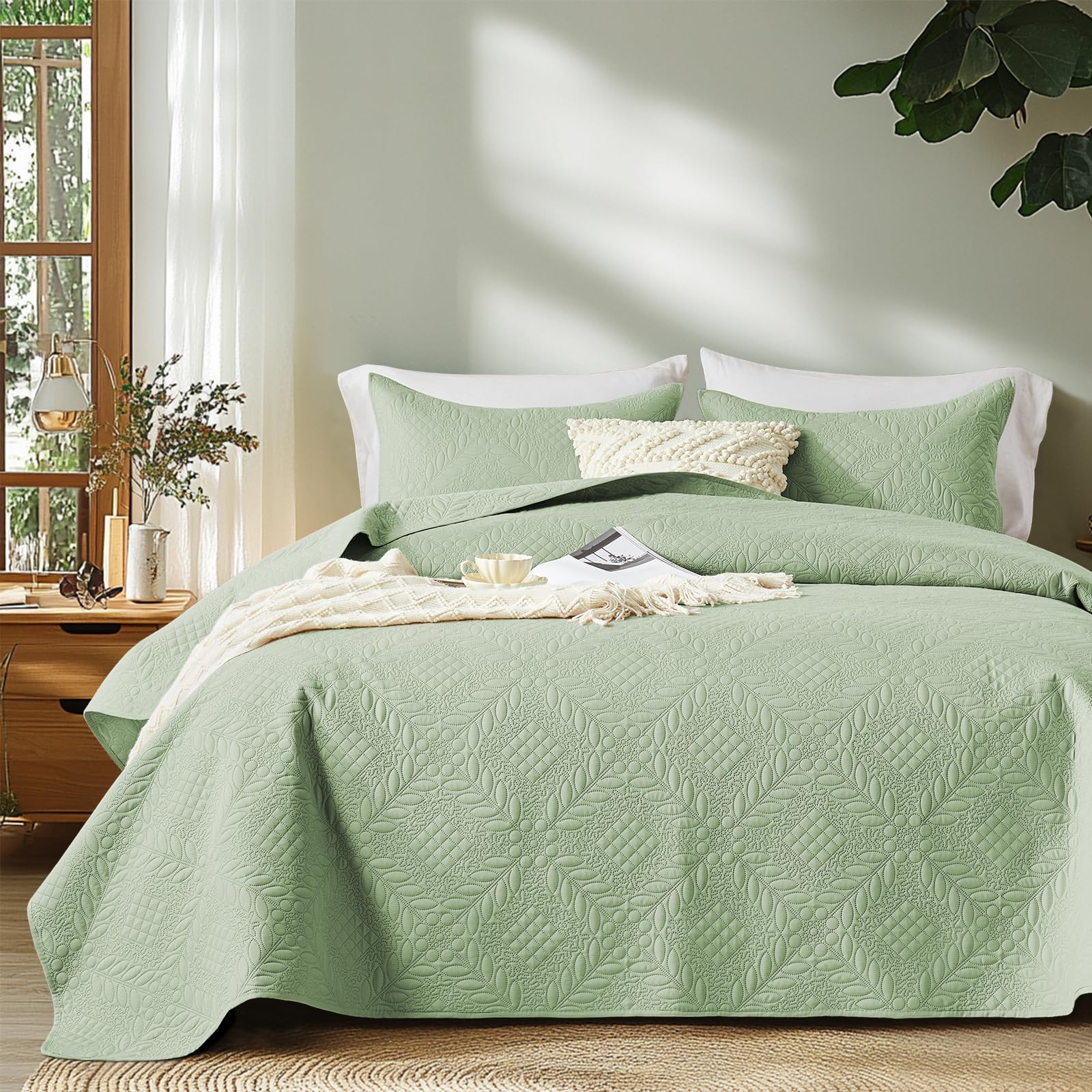 FLYMME Twin Quilt Set,Sage Green Lightweight Bedspreads, Vintage Olive Leaf Pattern,Ultra Soft Microfiber Bed Coverlet 2 Pieces for All-Seasons (1 Quilt,1 Shams) Image