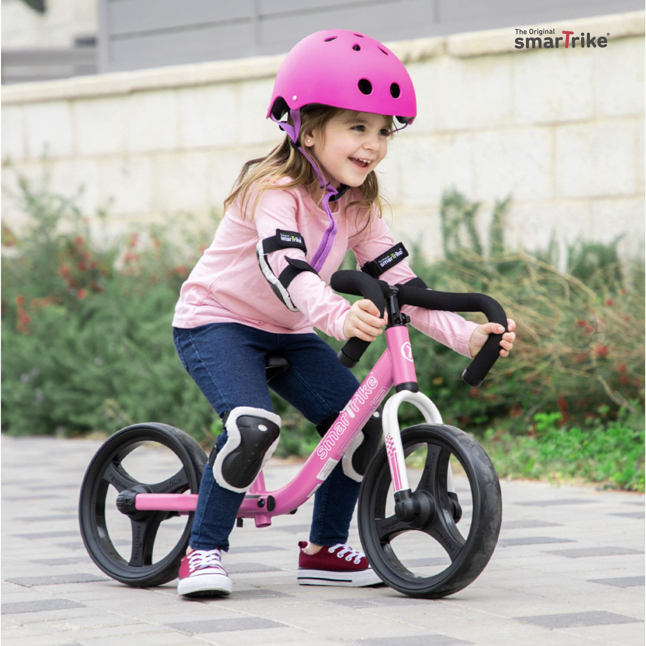 smarTrike Balance Bike for 1, 2, 3, 4, and 5 Year Old Boys & Girls - Folding Kids Balancing Bike - Adjustable Bicycle for Toddlers - 10 inch Puncture Free Wheel [Protective Gear Included]