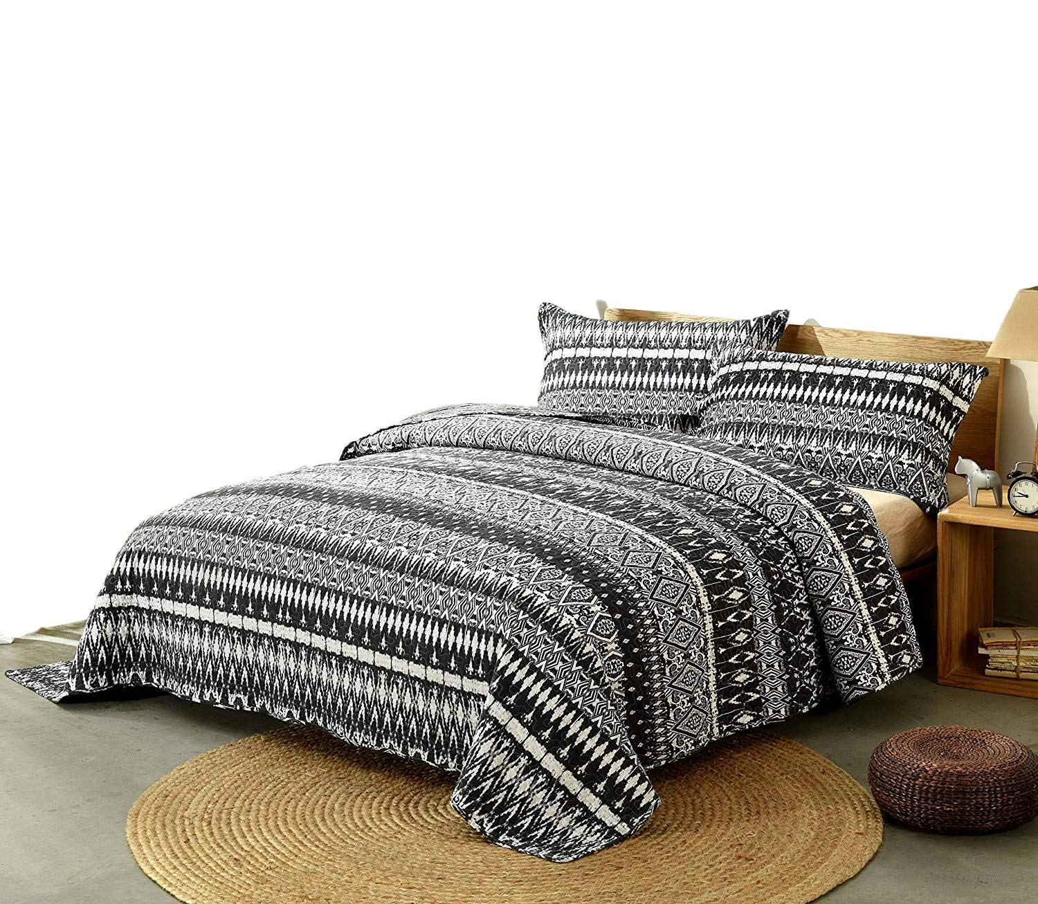 DaDa Bedding Aztec Bedspread Set - Native American Boho Diamond Stripes Quilted Coverlet Bohemian Tribal - Reversible Black & White - Twin - 3-Pieces