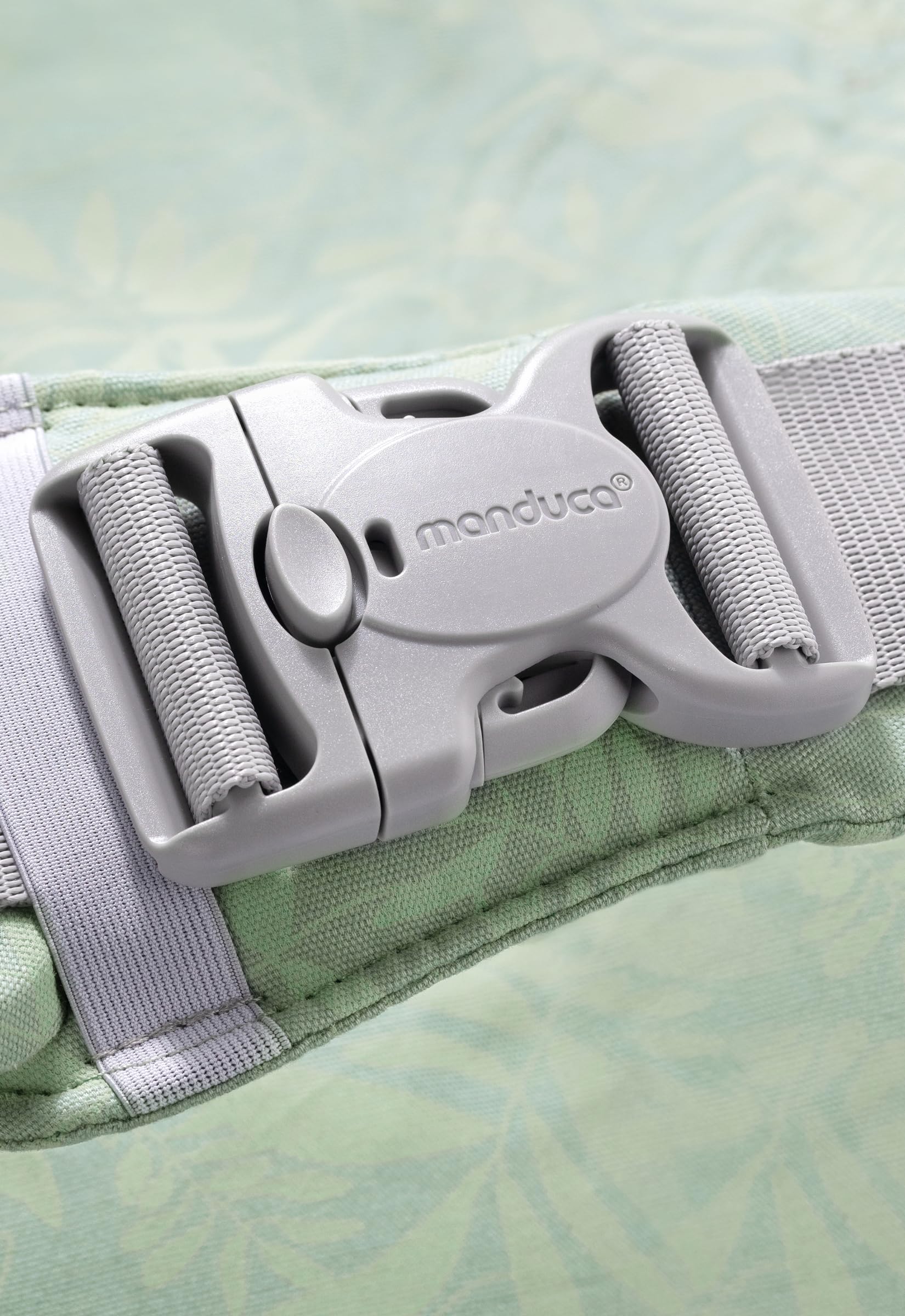 manduca First Babytrage - Verstellbarer und vielseitiger Tragesitz für Babys und Kleinkinder (3,5-20 kg) - Babytrage mit Front-, Hüft- und Rückentragefunktion ,Botanic Green 7