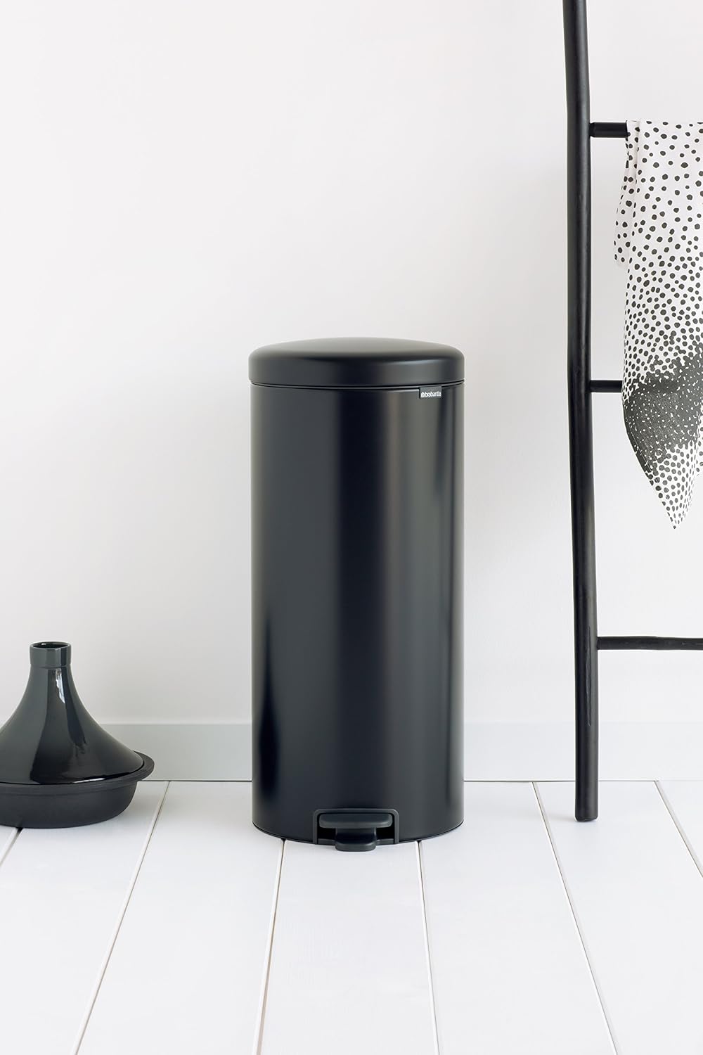 Brabantia NewIcon Pedal Bin 30L (Matt Black) Soft-Closure Kitchen Rubbish Bin with Removable Inner Bucket + Bin Bags - Image 4