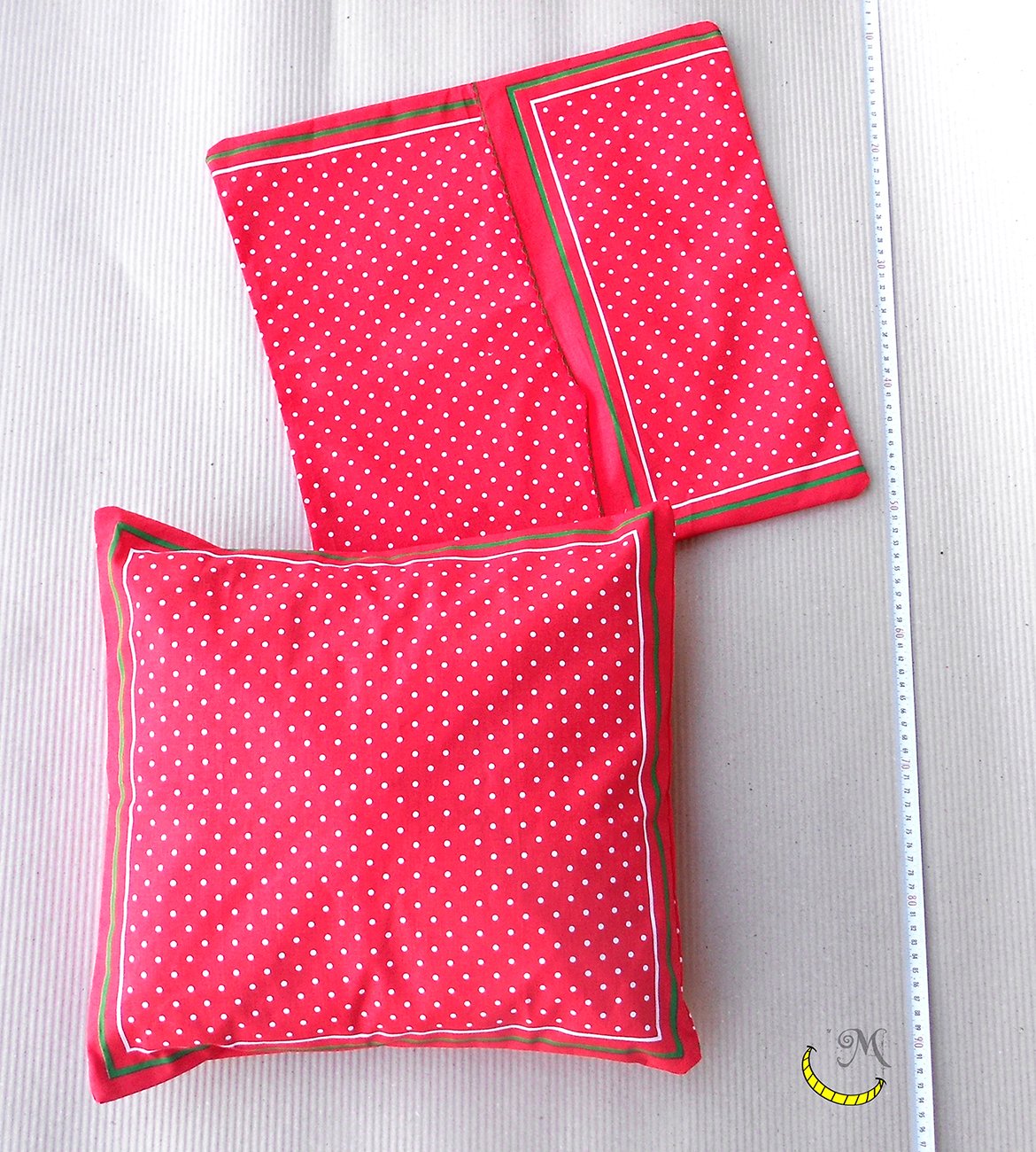 Dos fundas de almohadas decorativas navideñas - telas recicladas - pois