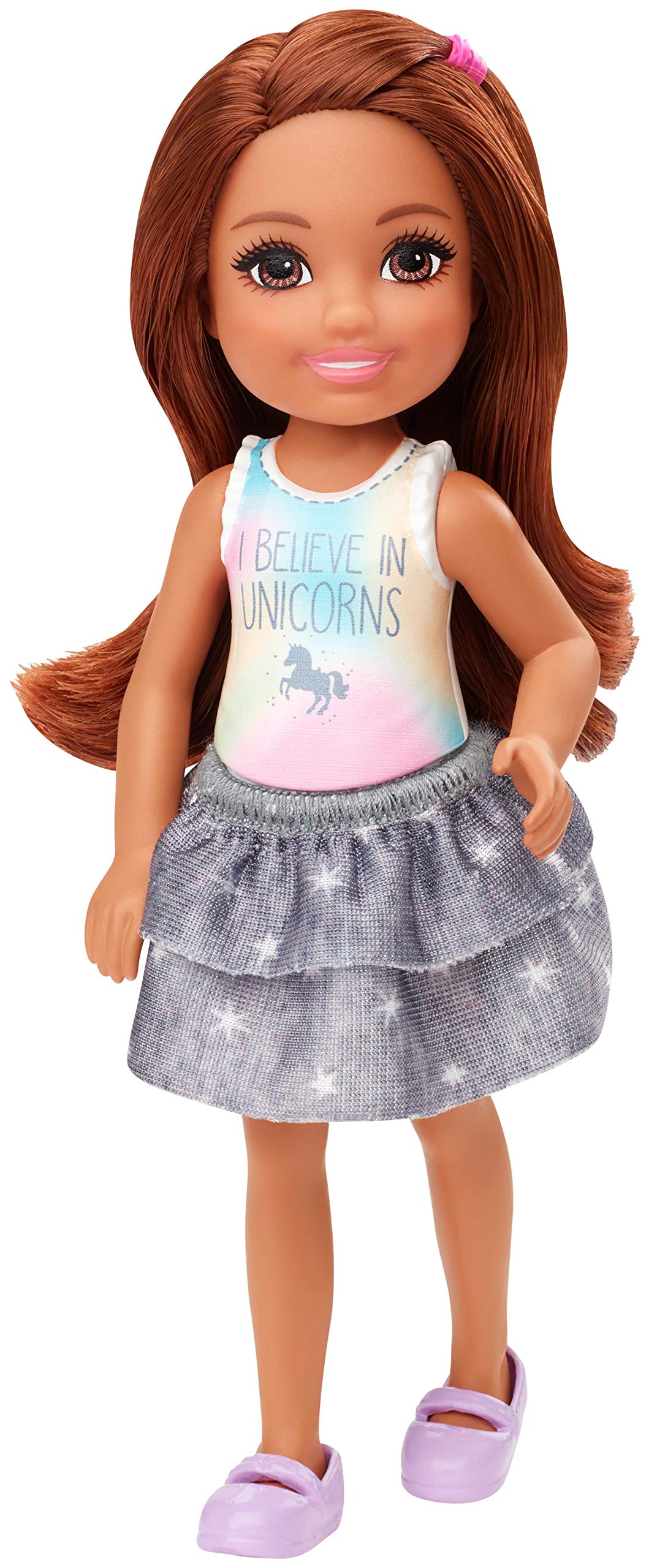 Barbie Club Chelsea Brunette Doll with Skirt and T-Shirt, Gift Toy for Girls and Boys +3 Years Old (Mattel GHV63)