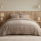 EVERGRACE Velvet Quilt Queen Size, Luxury Velvet Bedding Set, Ultra Soft Ruched Quilt Sets, Lightweight Comforter Vintage Textured Bedspread Coverlet with 2 Shams for All Season, Khaki Tan