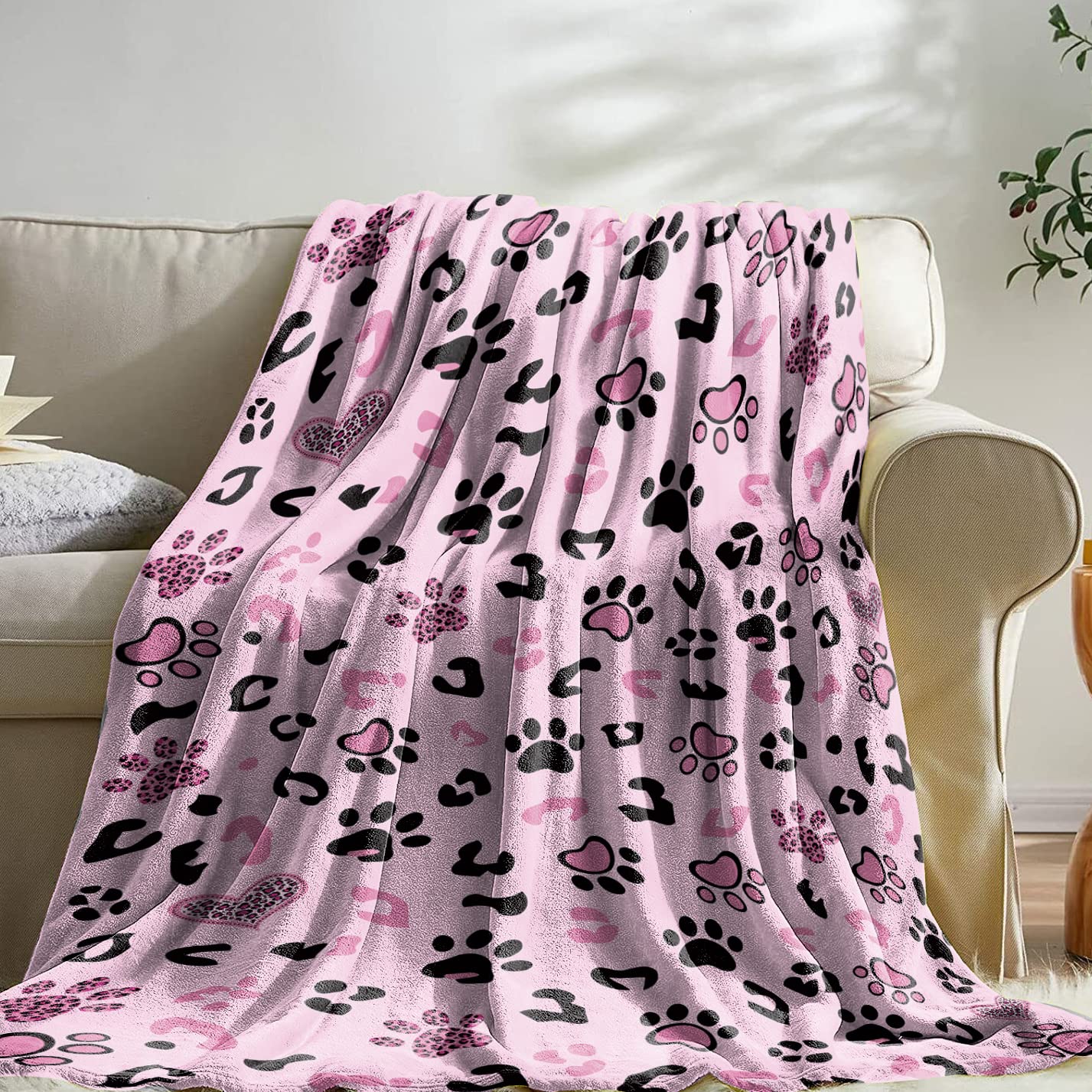 Sowide Leopard Print Blanket, Pink Cheetah Soft Fleece Flannel Paw Hearts Cozy Warm Blanket Throw, Lightweight Fuzzy Plush Gifts for Women Adults, Nap Couch, L(150x200cm)