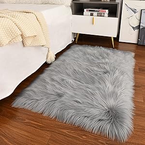 Guucha Soft Modern Faux Sheepskin Rug, 2x3 Feet Fluffy Faux Fur Area Rugs for Bedroom Living Room, Kids Plush Fur Carpets for Boys Girls Nursery Home Decor, Grey