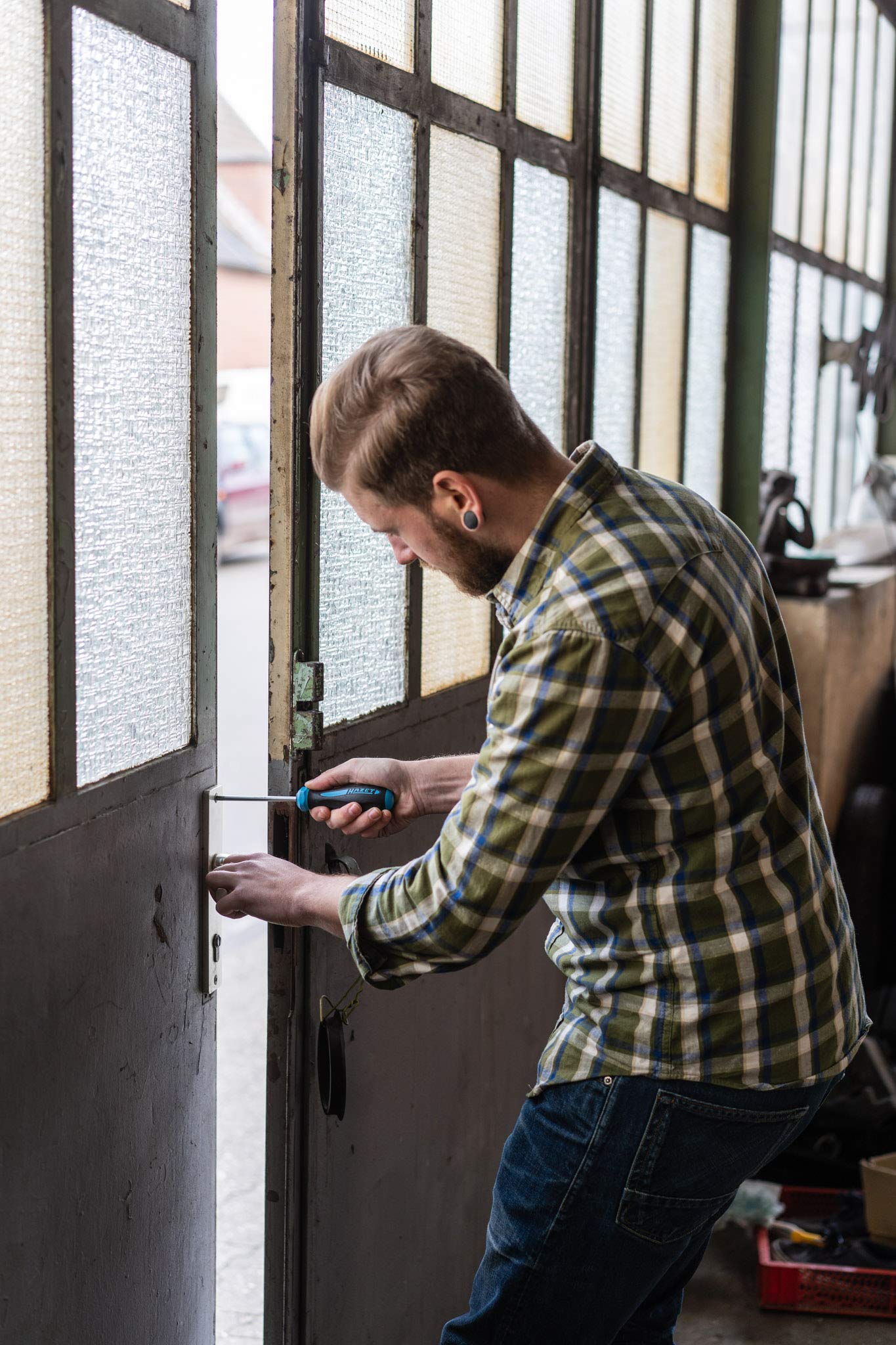 HAZET Schraubendreher-Satz 802/5 I Schlitz- und Kreuzschlitz Profil I Mattverchromte Klinge mit brünierter Spitze I 5-teiliges Set 6