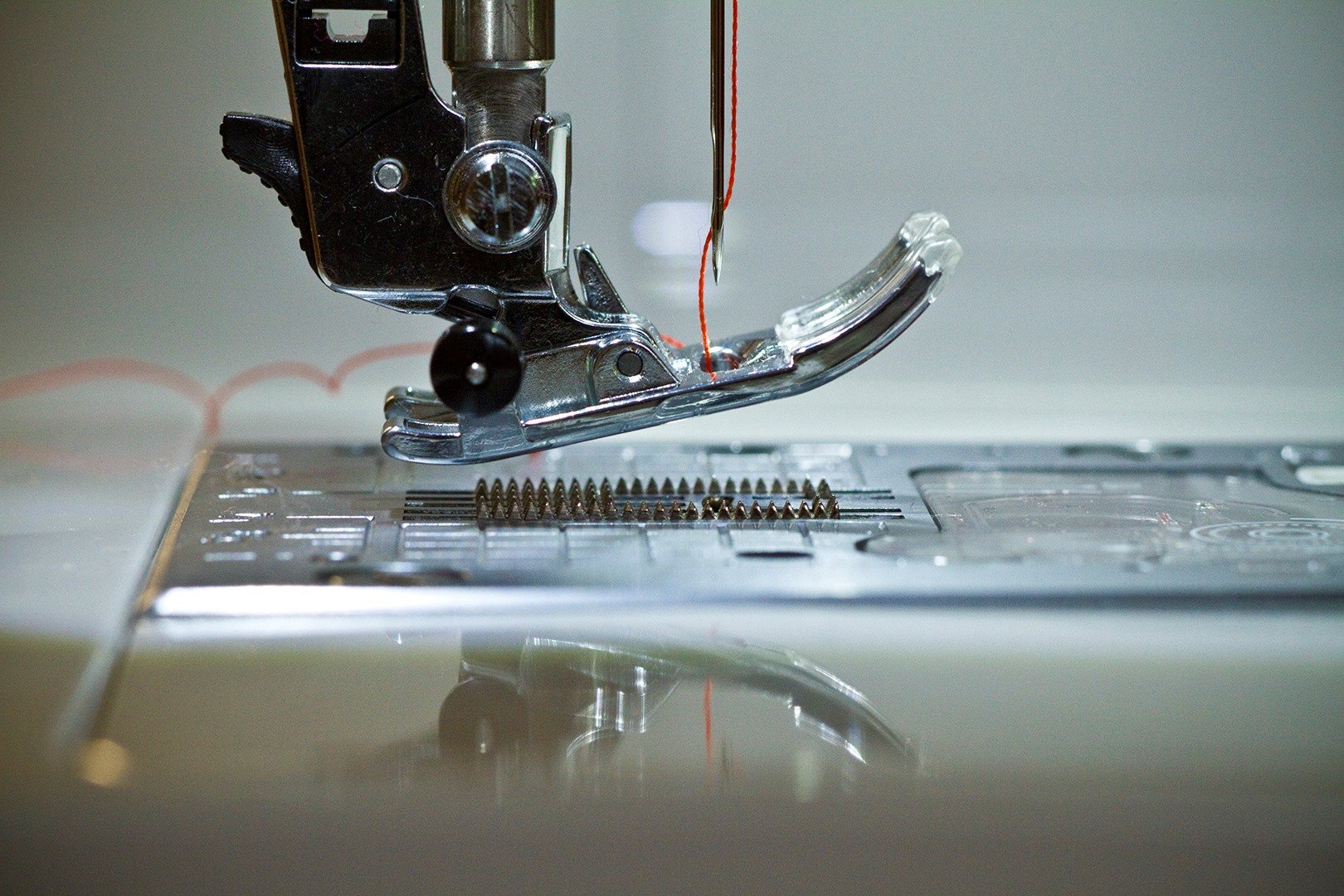 Juki HZLDX7 Electric Sewing Machine with Automatic Thread Cutter Foot