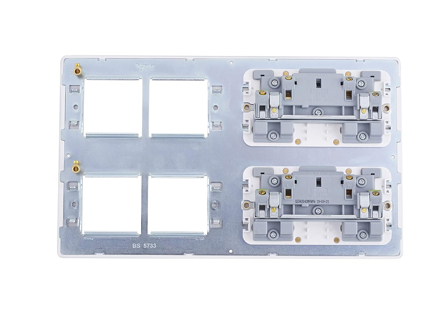 Schneider Electric Ultimate Screwless Flat Plate, Switched 4 Gang Power Socket, Double Pole with Combination Media Plate - Image 5