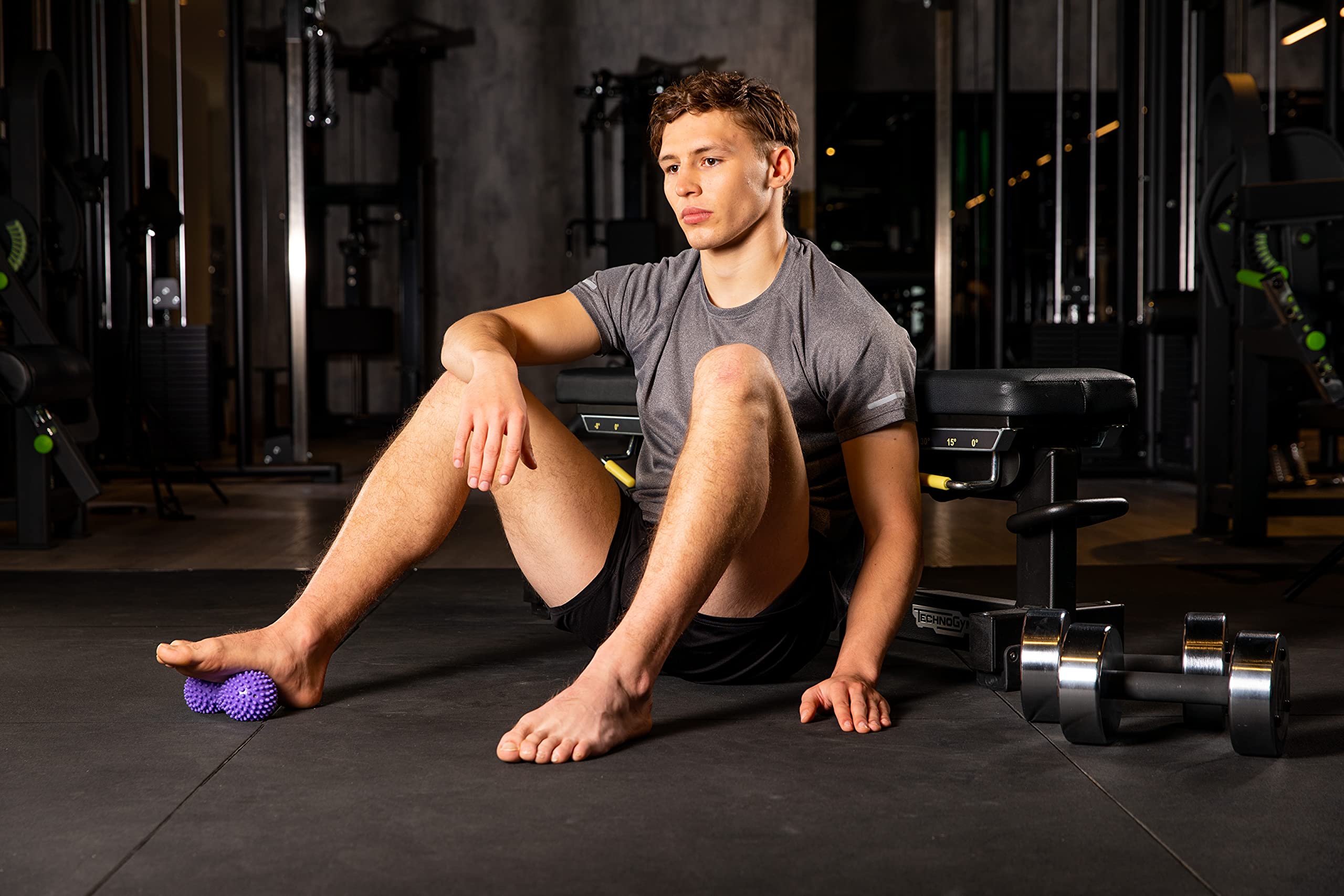 Pro11 wellbeing Peanut Spiky Massage Ball Roller - Reflexology Muscle Trigger Point Therapy (1)