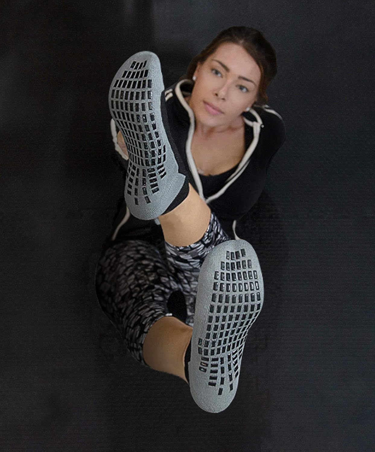 RATIVE Super Grips Anti Slip Non Skid Yoga Hospital Socks for Adults Men Women: Clothing