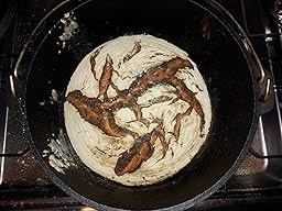 Brot aus dem gusseisernen Topf: aromatisch und knusprig