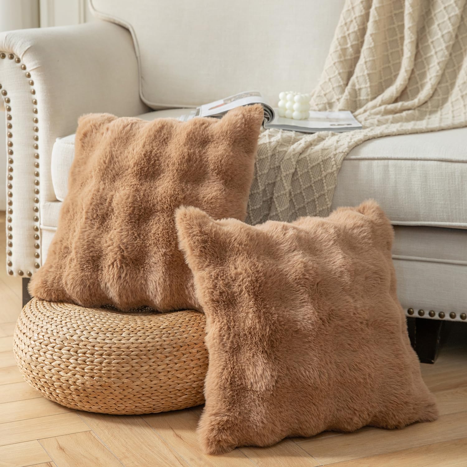 YAERTUN Pack of 2 Brown Cushion Covers 24x24 Inch 60x60 cm Thick Soft wool Decorative Throw Pillow covers Pillowcase Faux Fur Plush fluffy for Sofa Couch Bedroom