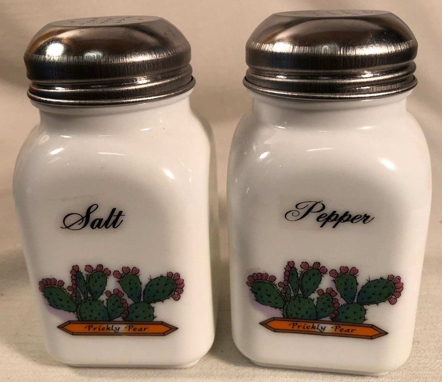 Salt & Pepper Shaker Set w/Cactus Stove Top