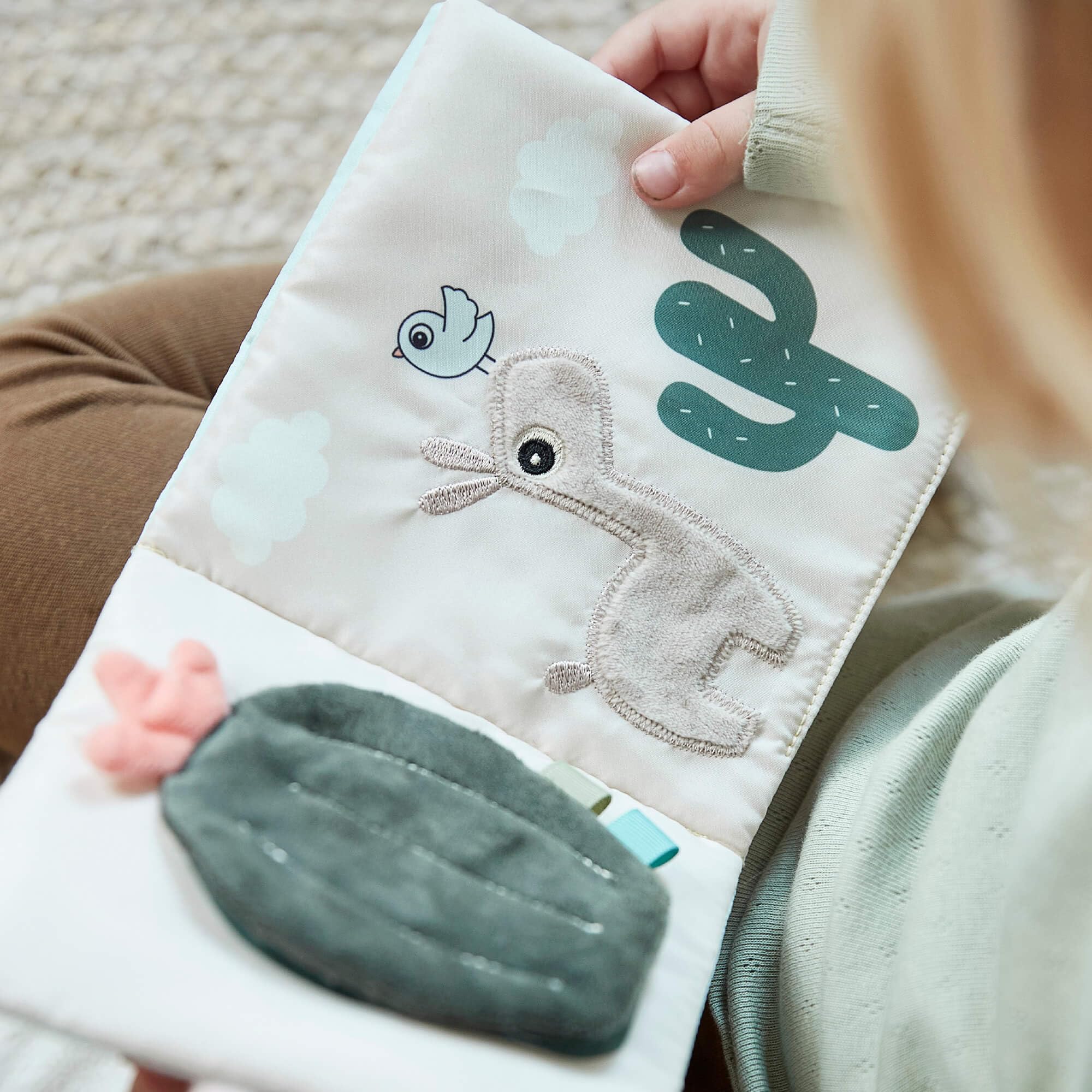 Done by Deer Baby Activity Book Lalee - Engaging and Educational Sensory Play for Babies and Toddlers - Hidden Teether, Baby Mirror, Discover stimulating Features with Lalee The Llama, Crinkle Book