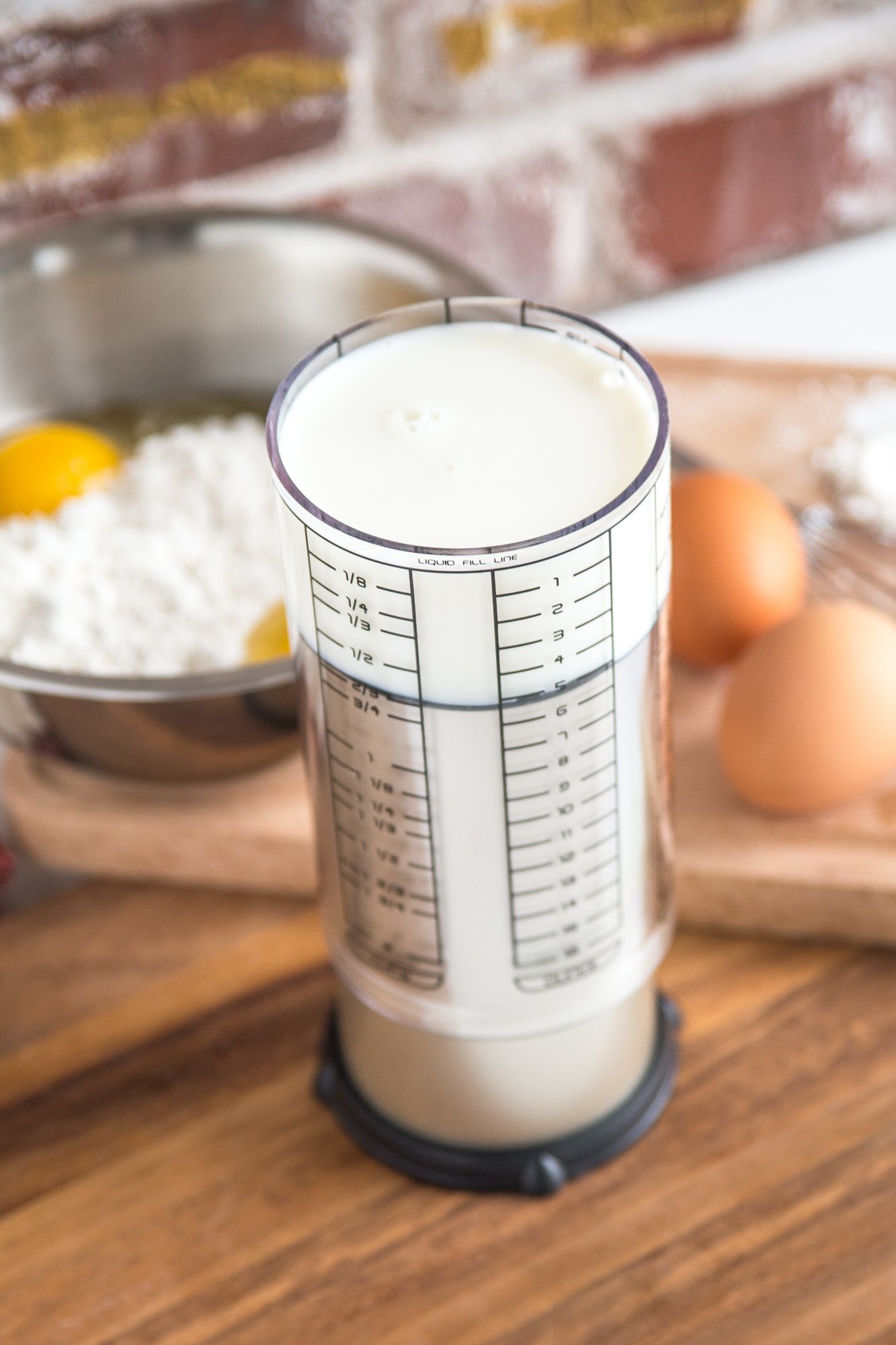 KitchenArt Professional Series 2 Cup Adjust-A-Cup, Champagne Satin, Adjustable, 1/8 to 2-Cup