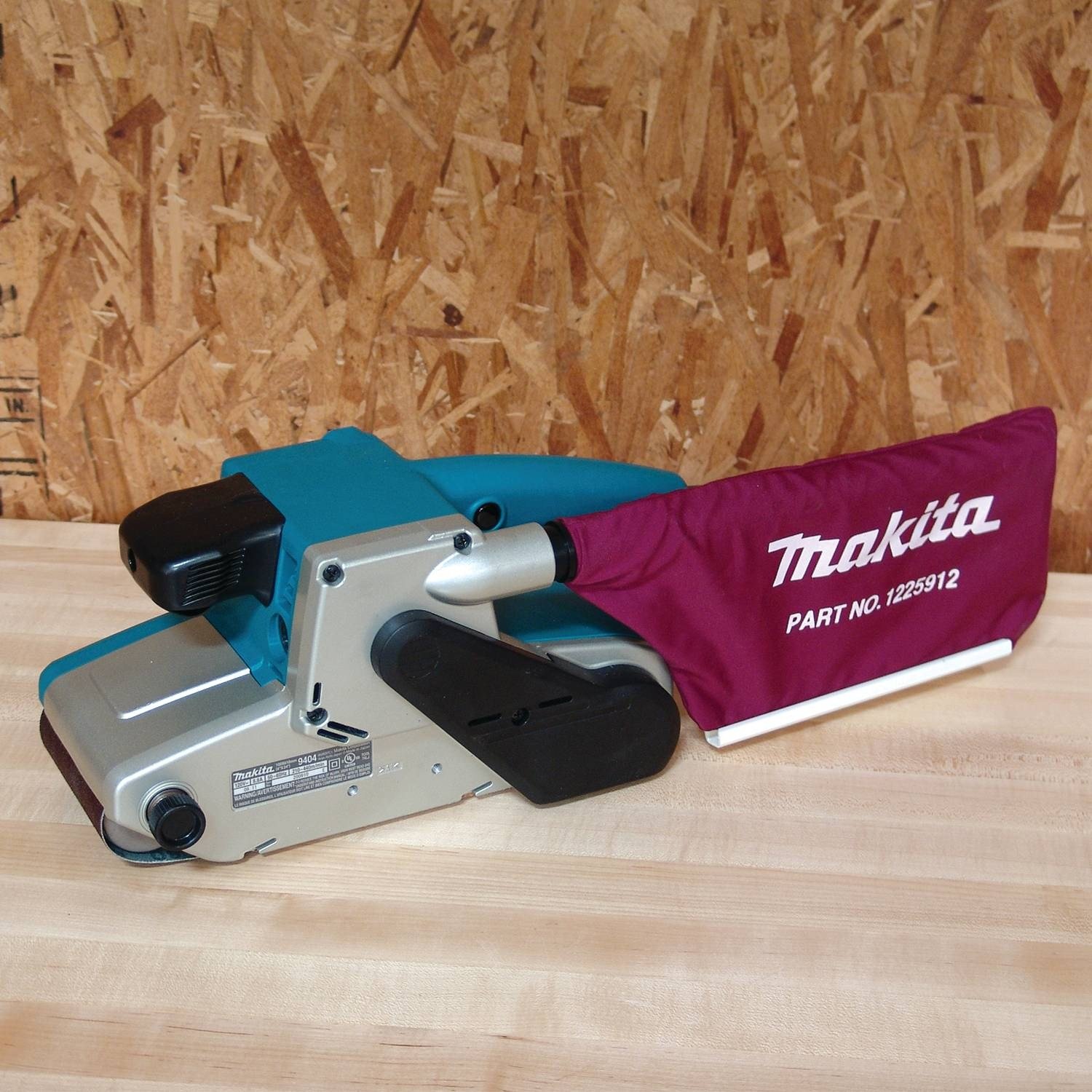 Makita 9404 8.8Amp 4by24Inch Variable Speed Belt Sander with Cloth