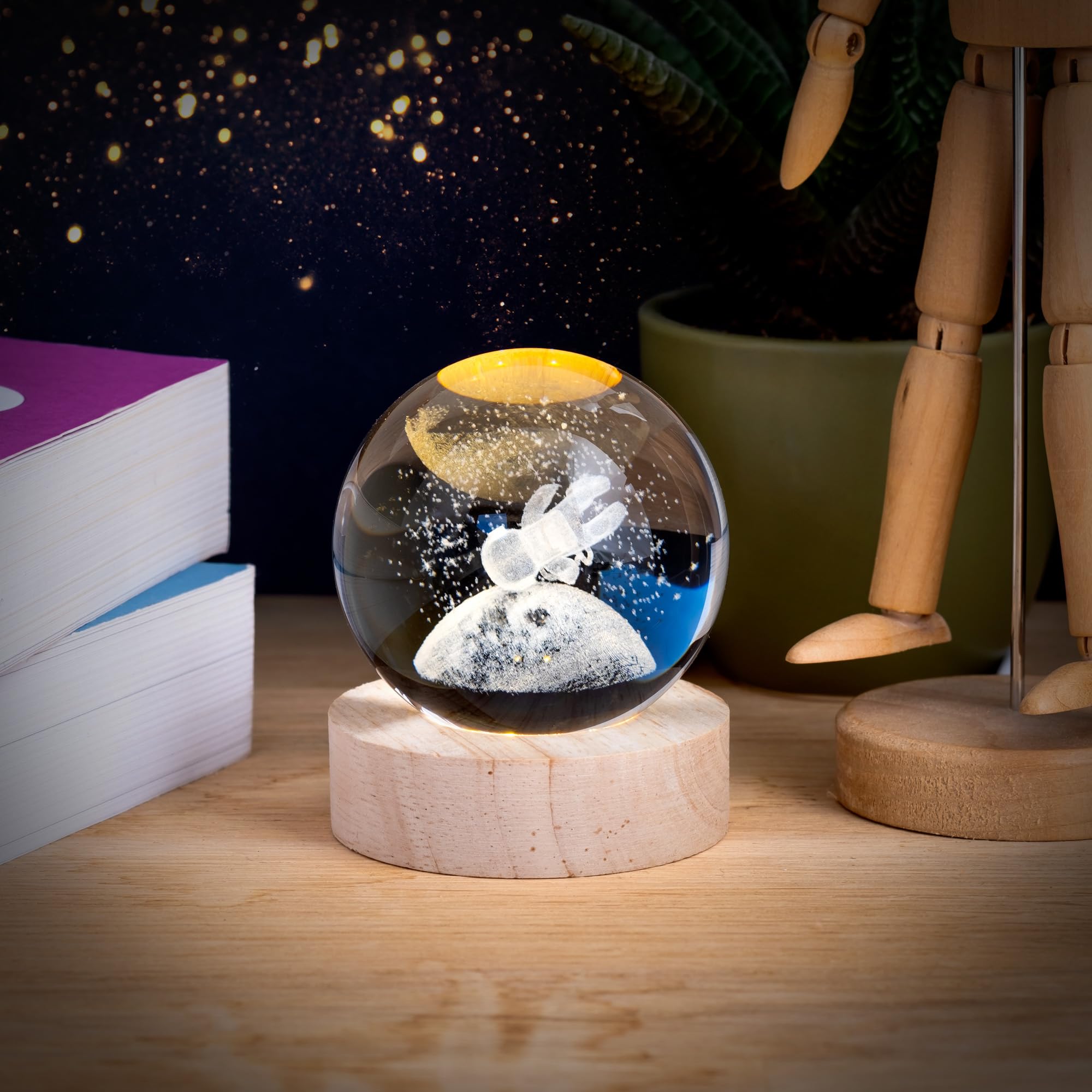 CUQOO 6cm Astronaut Crystal Ball Night Light - LED Lamp with 3D Engraved Design and LED Base - Themed Gift for Home Décor & Astronomy Lovers