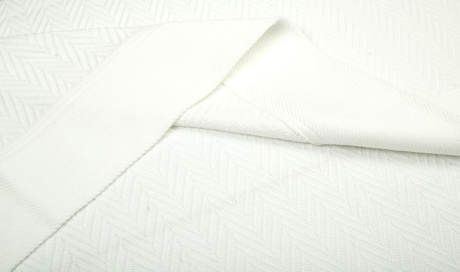 Threadmill Home Linen Herringbone Soft Breathable 100% Pure Cotton Blanket Full/Queen Size White: Home & Kitchen