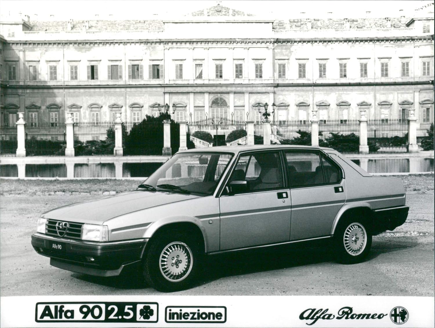 Vintage photograph of Alfa Romeo 90 2.5 injection