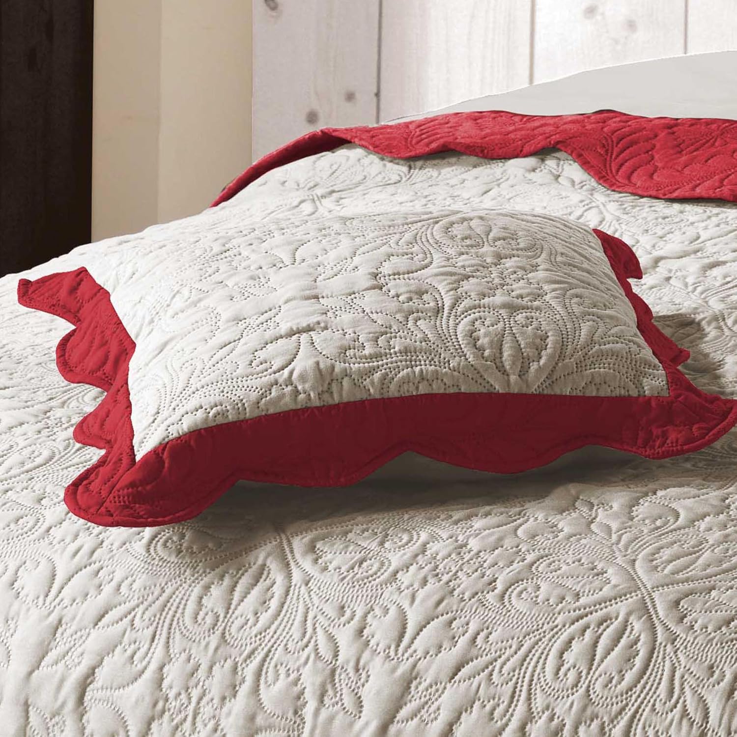 Download Plage oreillers canape Desktop Wallpaper