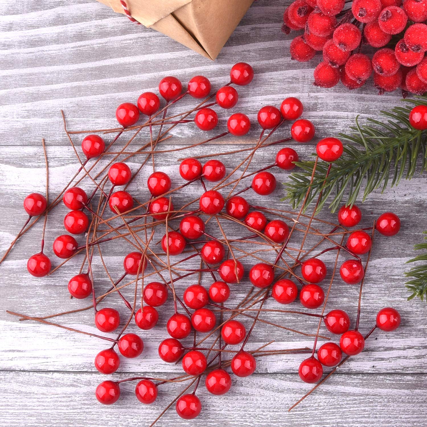 TUPARKA 300 Pcs Christmas Holly Berries Mini Artificial Berries for Christmas Decorations Christmas Wreath Decorations Wreath Making Supplies