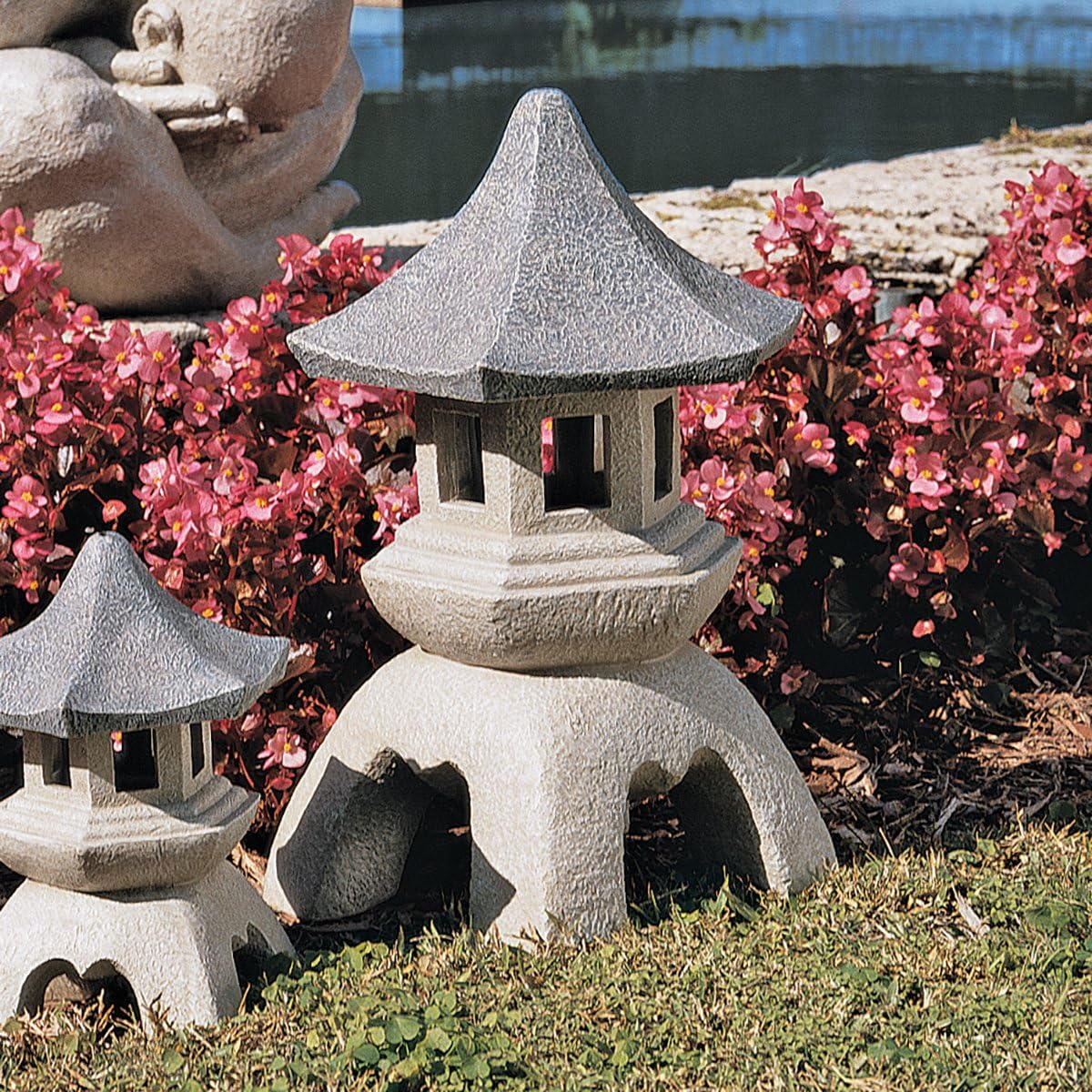 Design Toscano NG29870 Asian Decor Pagoda Lantern Outdoor Statue, Large 17 Inch, Polyresin, Two Tone Stone Finish : Toscano Pagoda Lantern : Garden & Outdoor