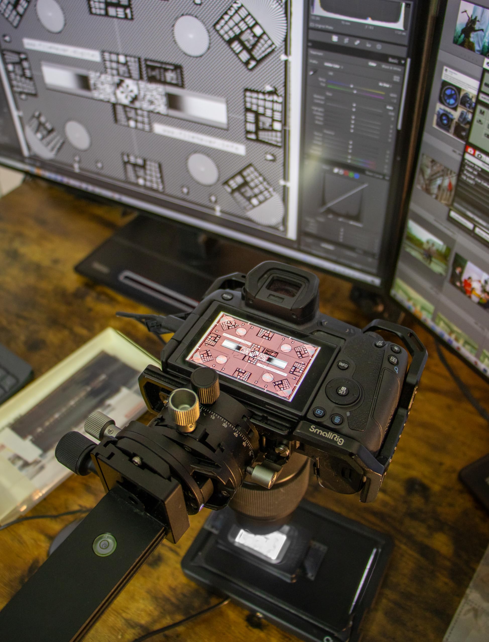 Scan Film Sharp with Vlads Focus Checker. 35 mm High-Resolution Calibration Target Chart for Camera Scanning. Explore The Full Potential of Your Lens – Sharpness and Resolution. Frames per Strip 5.