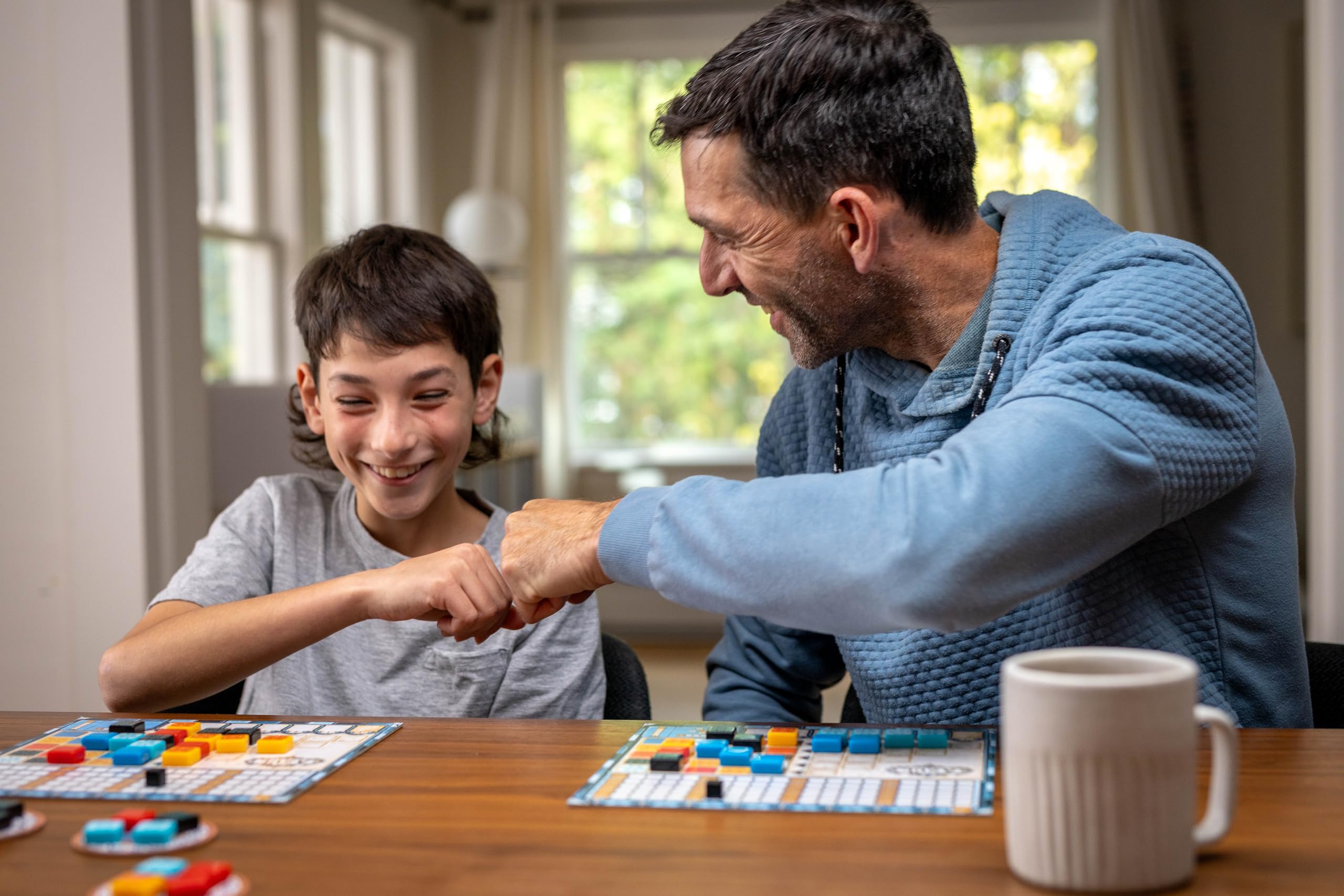 Azul Asmodee Azul Board Game - Award-Winning Tile-Placement Strategy Game, Beautiful Mosaic Art, Family Fun for Kids & Adults, Ages 8+, 2-4 Players, 30-45 Minute Playtime