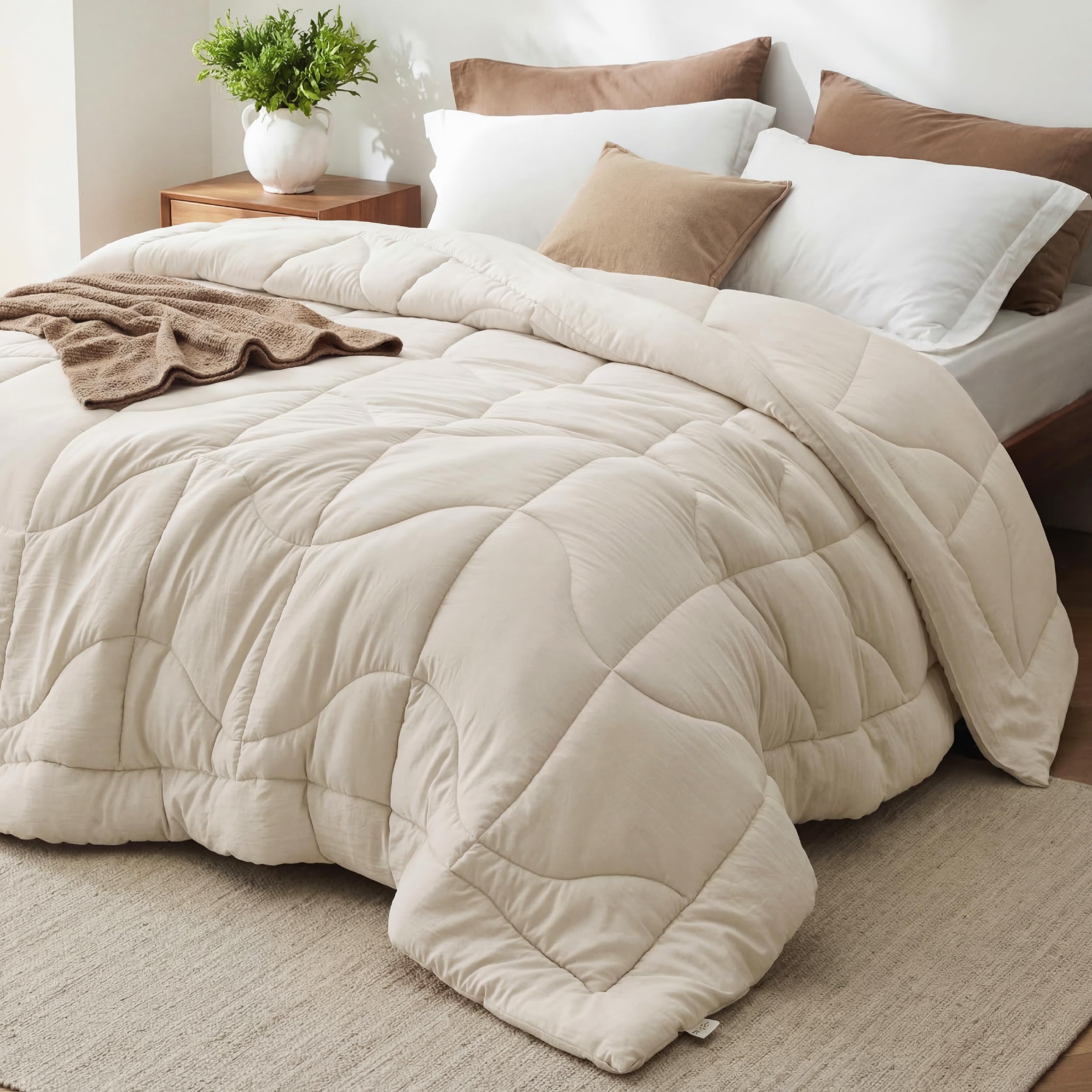 Bedsure Full Size Comforter - Comforter Full for All Season, Ultra-Soft Quilted Down Alternative Duvet, Blanket for Bed, Prewashed Duvet Insert with 4 Tabs, Machine Washabl, Cream, 86x82 in Image