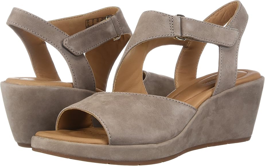un plaza sling clarks