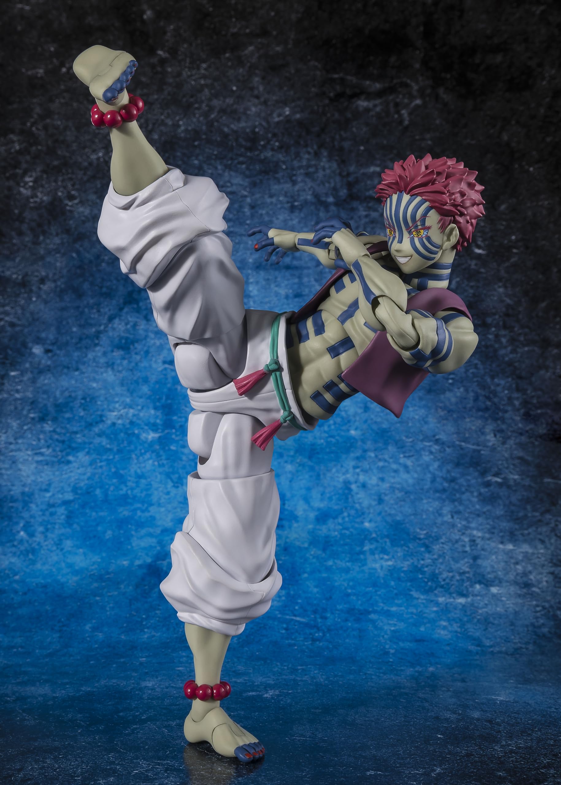 TAMASHII NATIONS - Demon Slayer: Kimetsu no Yaiba - Akaza S.H.Figuarts Action Figure