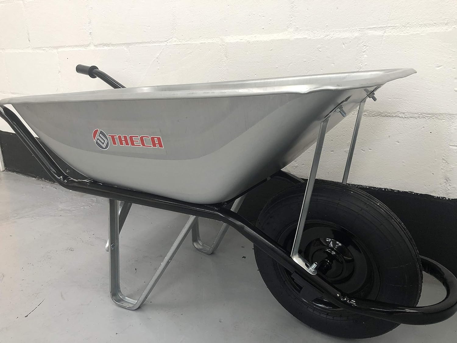 THECA 110L heavy Duty Galvanised wheelbarrow/builders wheelbarrow