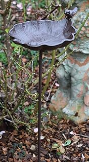 AmaCasa Vogeltränke mit Stab aus Gusseisen und Vogelfigur | Farbe: Dunkebraun | Maße: 85cm | Wundervolle Tränke für Haus & Garten