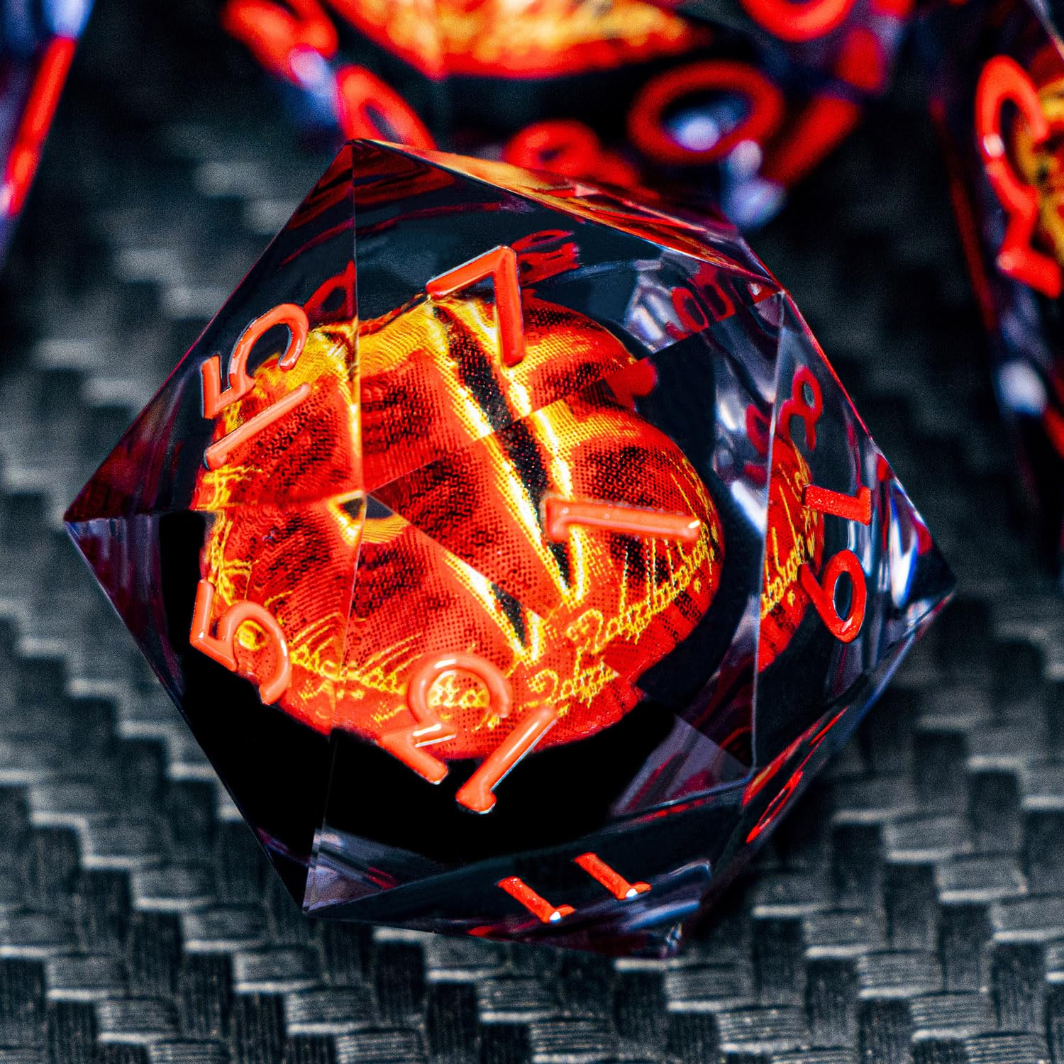 ARUOHHA Gazes Eye Dice DND Resin Dice Liquid Core Flaming RPG Sharp Edged Dice Set with Gift Box, Polyhedral D and D Dice Set Compatible with Dungeons Dragons Role Playing Game D20 D12 D10 D8 D6