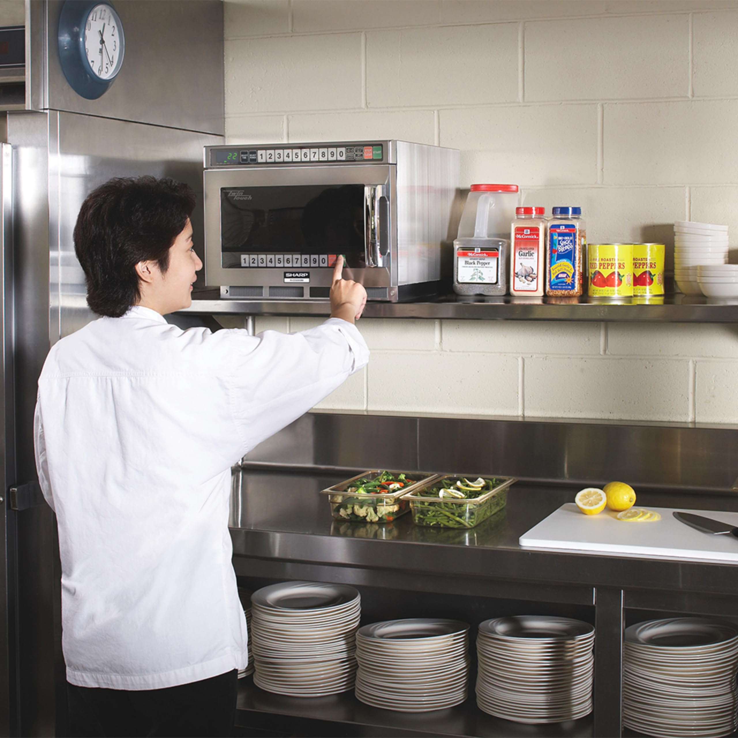 Sharp R-CD1800M Commercial Microwave, Silver